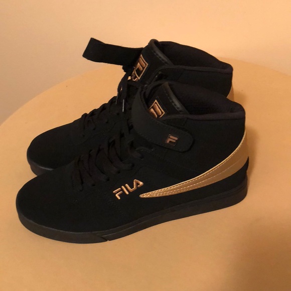 FILA men’s black suede lace up sneaker NWOT - Picture 3 of 6
